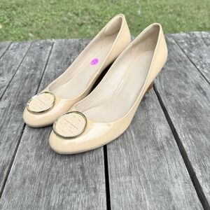 Tory Burch Beige Patent Leather Twiggie‎ Medallion Pump Wedge Heels Size 10.5